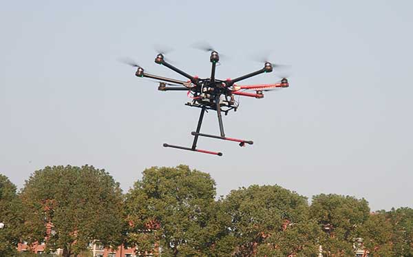 無人機駕駛證可以高薪就業，大學生紛至沓來