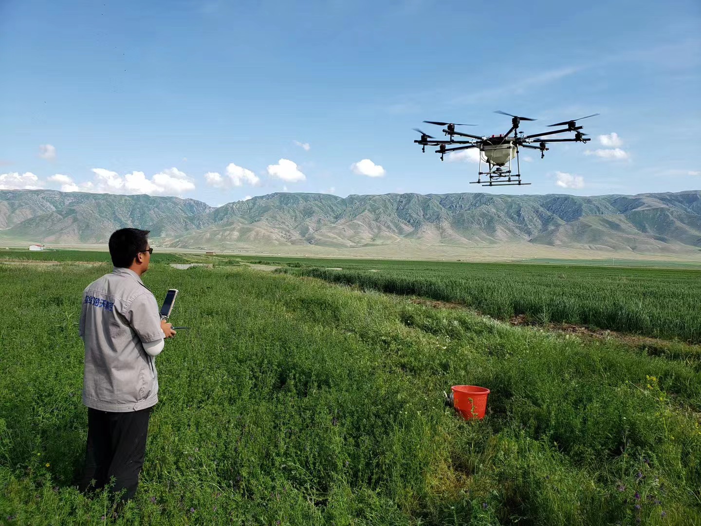 無人機飛控師工資是多少？