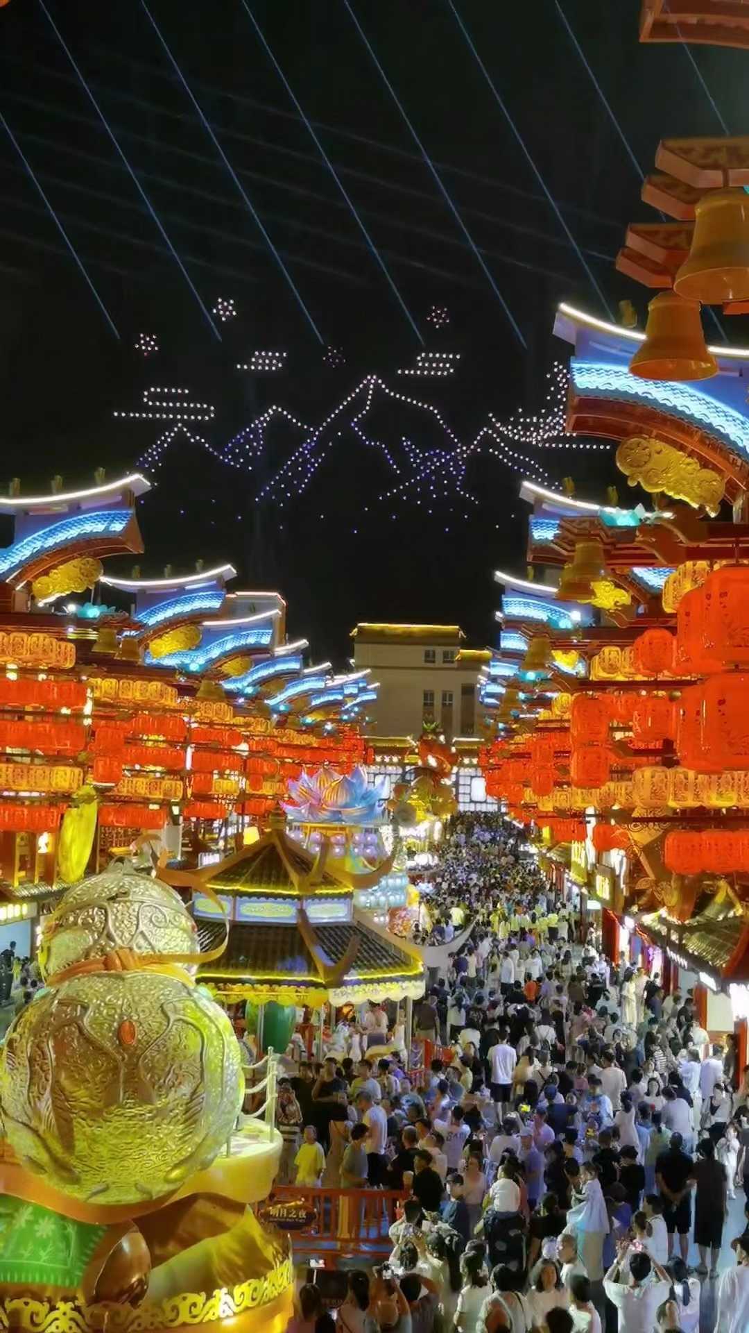 無人機(jī)編隊表演除了場地時還需要考慮什么因素？