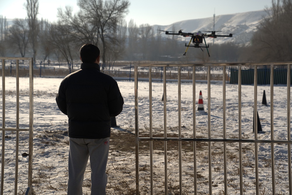 【新疆無人機(jī)培訓(xùn)】無人機(jī)飛行安全指南：如何避免空中碰撞和意外