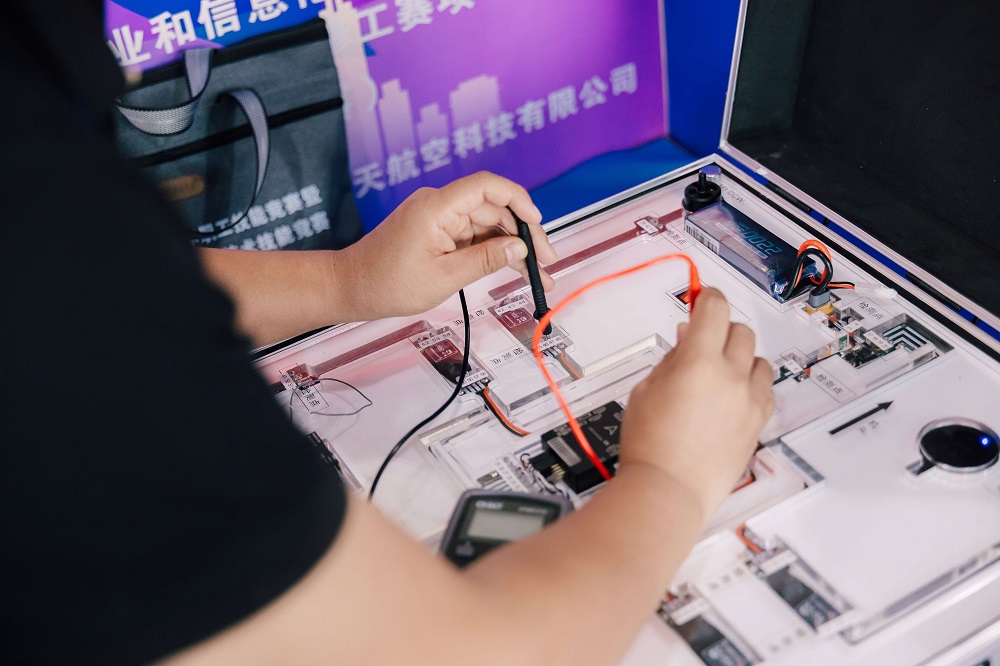 2025年自治區工業和信息化技能競賽無人機裝調檢修工賽項總決賽成功舉行