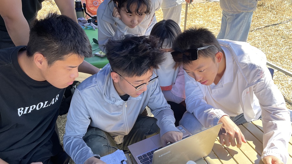 新疆無人機培訓 | 新疆無人機產業升級：保華潤天航空課程開啟職業新征程