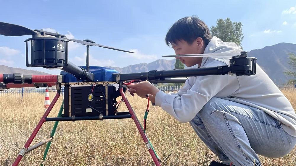 新疆無人機駕駛證培訓學校：保華潤天高薪就業新選擇