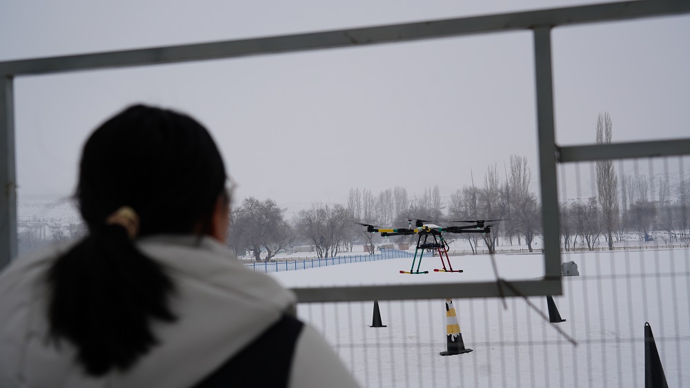 新疆無人機培訓通過保華潤天航空,掌握規(guī)范操作技能