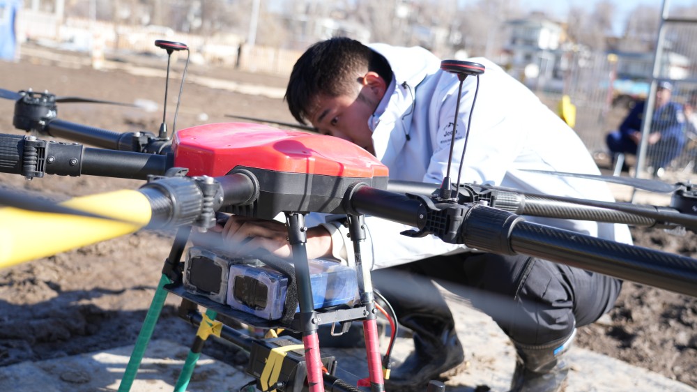 新疆無人機培訓選保華潤天：一培雙證+免費重修，考證就業雙保障